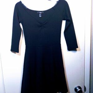 Forever 21 Black Fitted Aline Dress Size:S